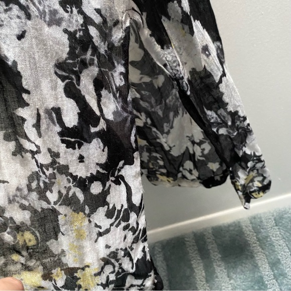 🖤5/$20 Light Floral Cover Up - Picture 9 of 11